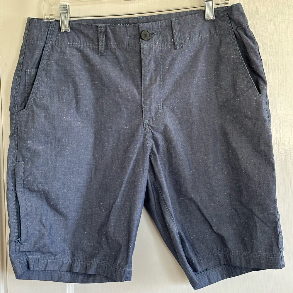 Mountain Hardware Men’s Blue Shorts 10”